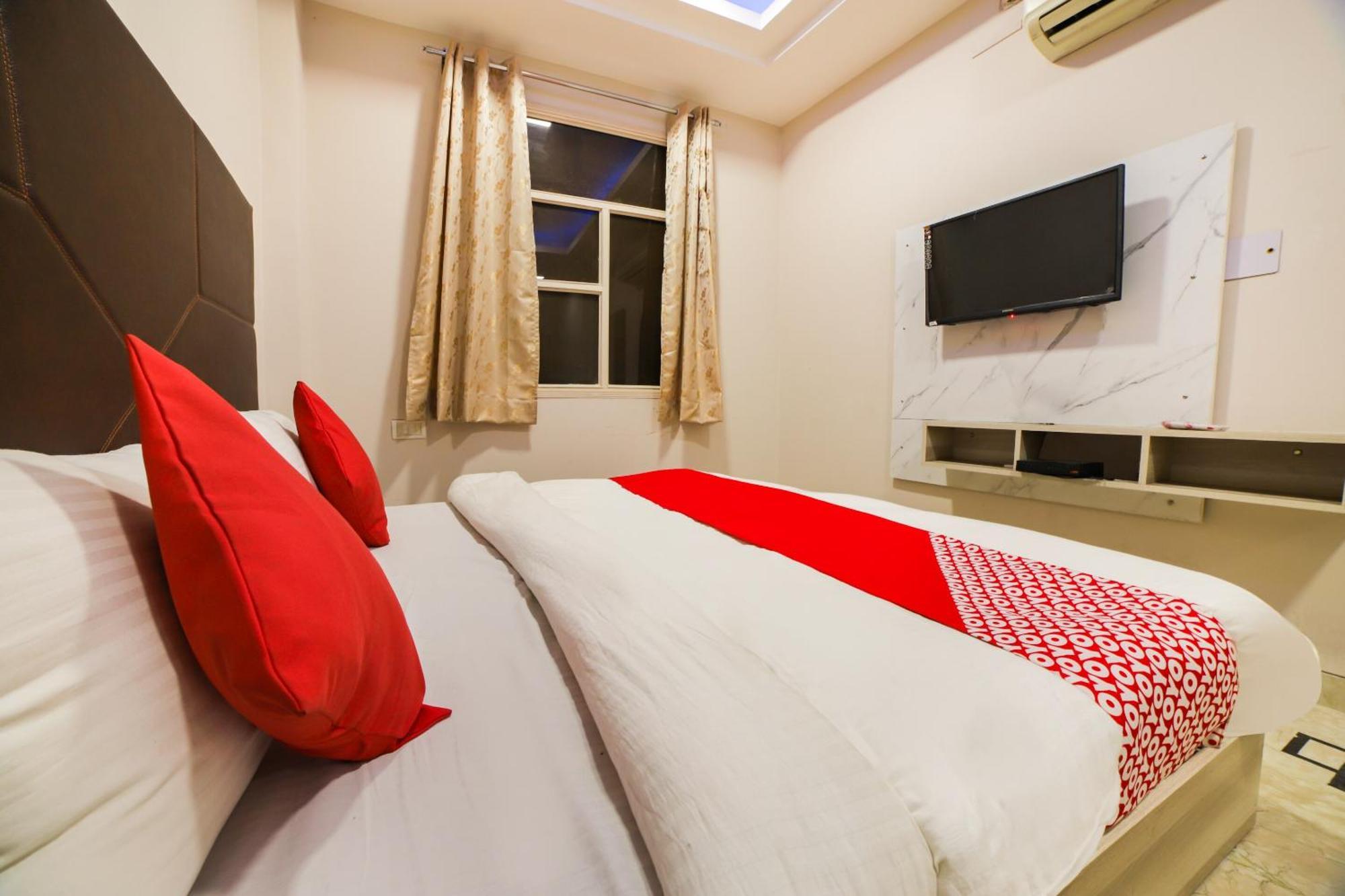 Sterling Inn, New Delhi