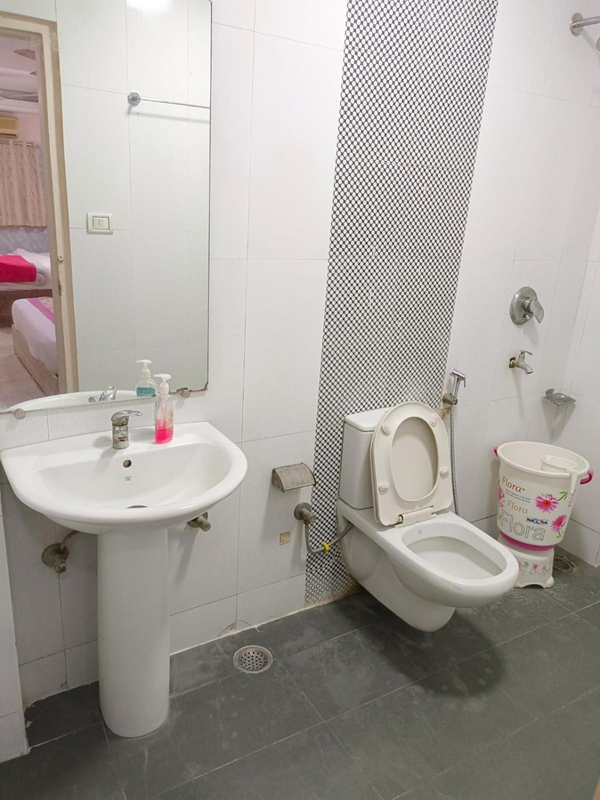 Sterling Inn, 3* New Delhi