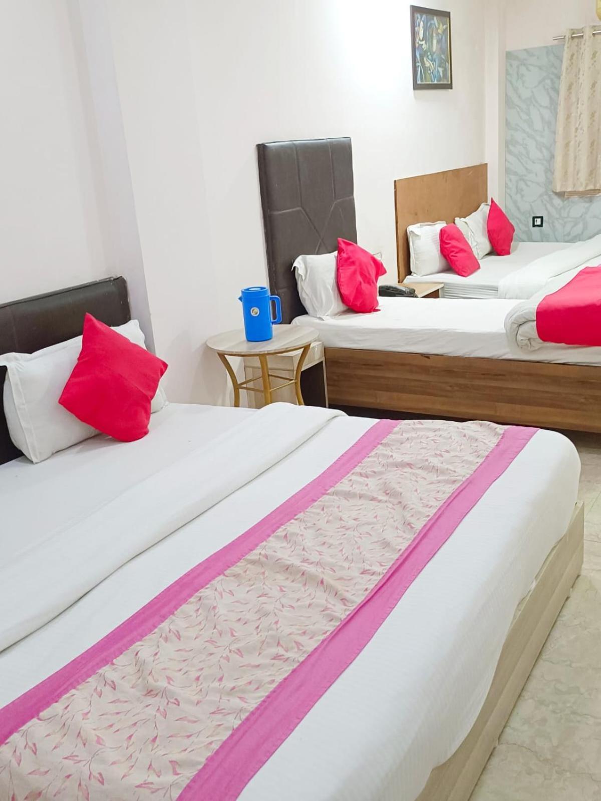 Sterling Inn, 3* New Delhi