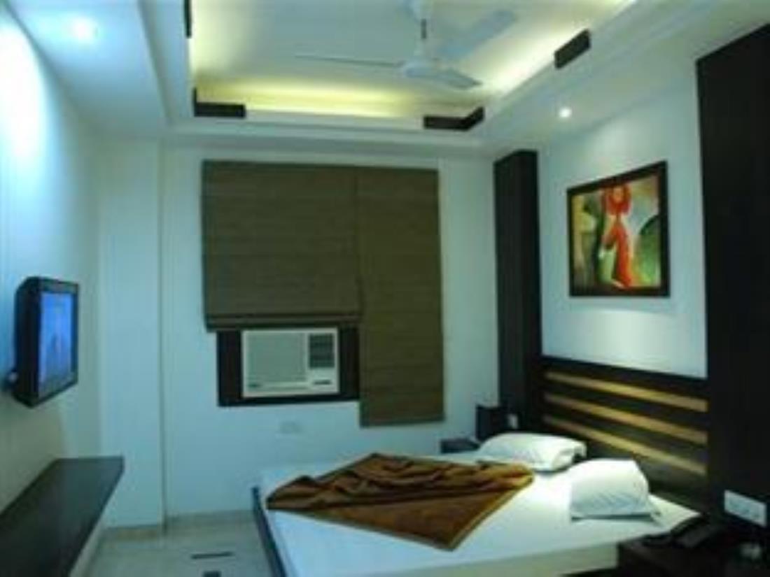Hotel Sterling Inn, New Delhi