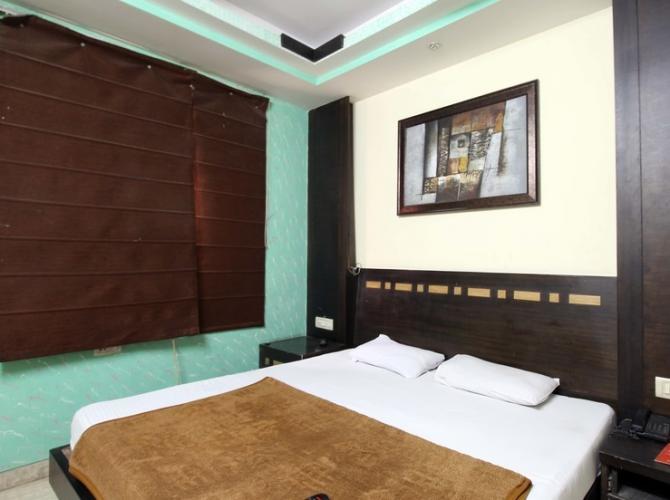 Hotel Sterling Inn, New Delhi